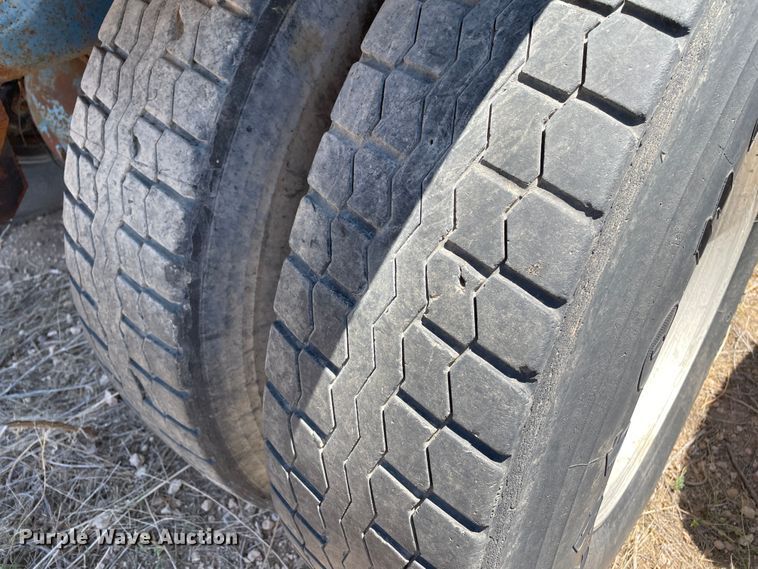 image for item DN5042 1988 Kenworth T800  dump truck