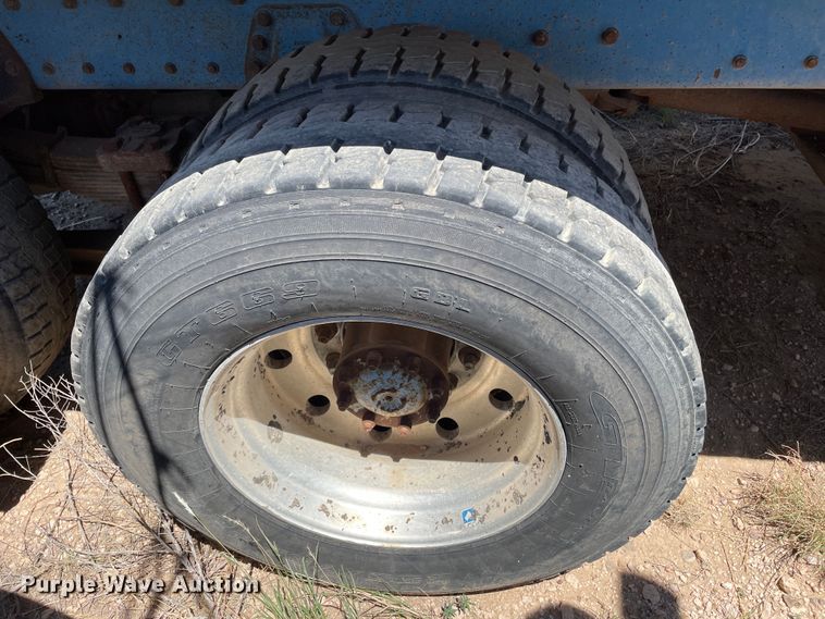 image for item DN5042 1988 Kenworth T800  dump truck