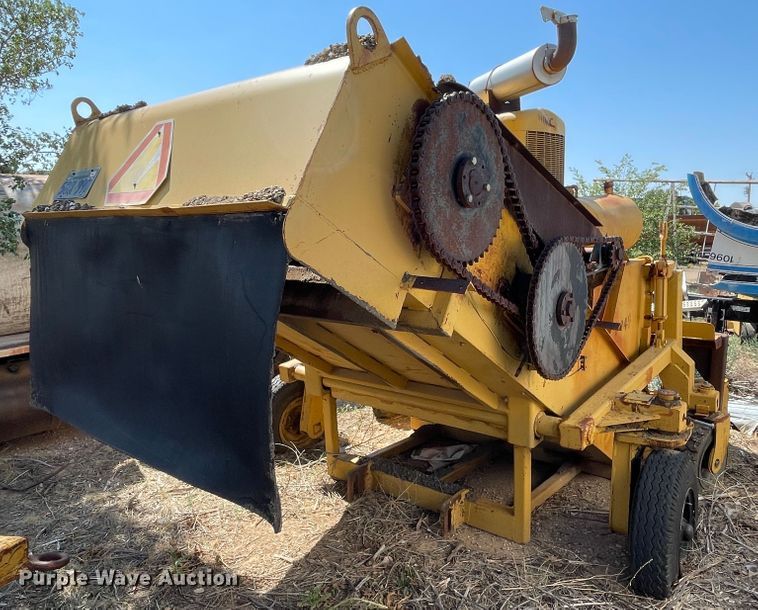 image for item DN5047 Clarco 851  windrower