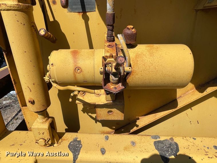 image for item DN5047 Clarco 851  windrower