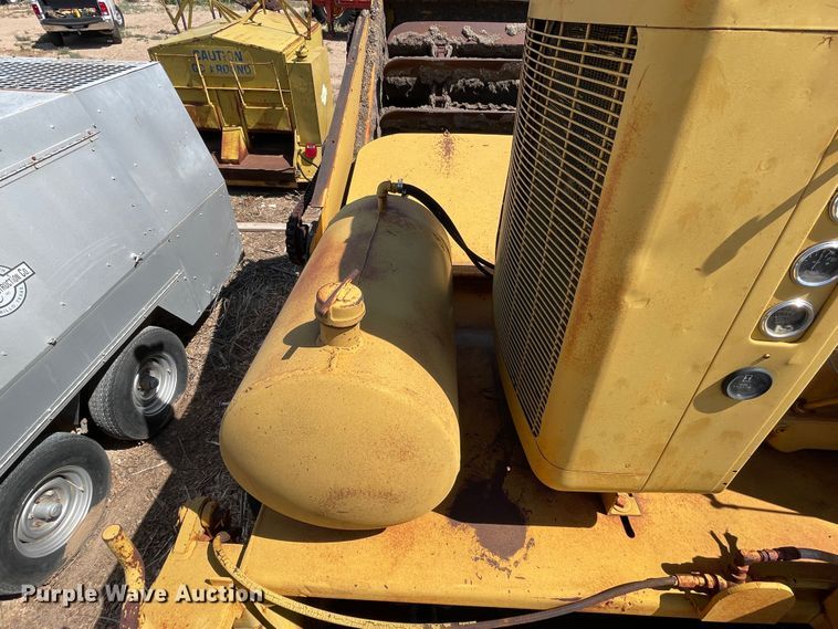 image for item DN5047 Clarco 851  windrower