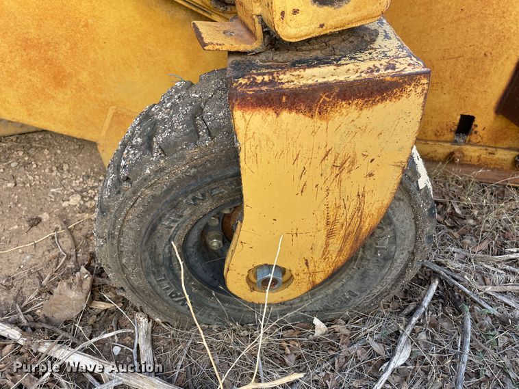 image for item DN5047 Clarco 851  windrower