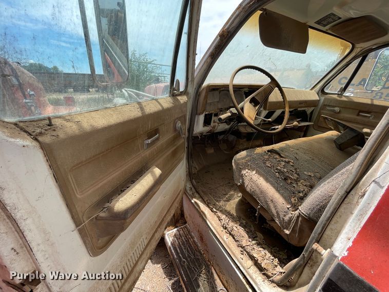 image for item DN5048 1974 Chevrolet C70  water truck