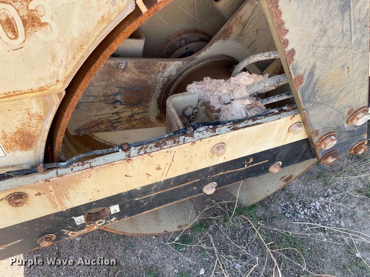 image for item DN5053 2001 Ingersoll Rand DD110HF  double drum vibratory roller