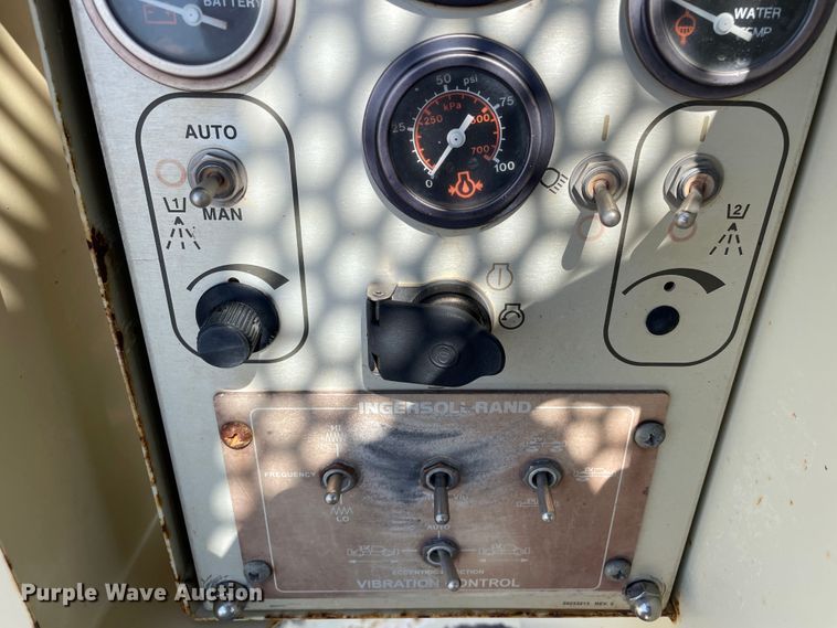 image for item DN5053 2001 Ingersoll Rand DD110HF  double drum vibratory roller