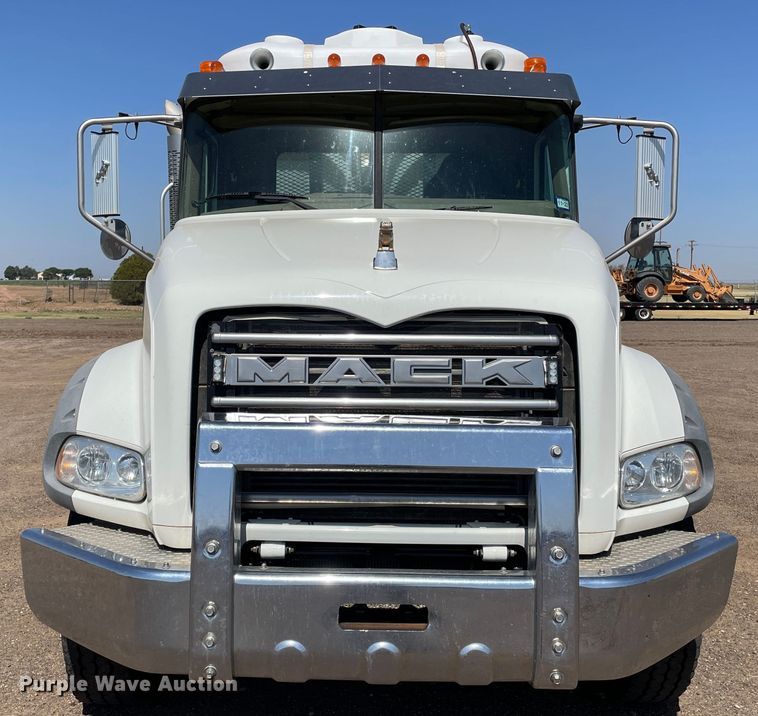 image for item DN5056 2012 Mack GU813  hydrovac truck