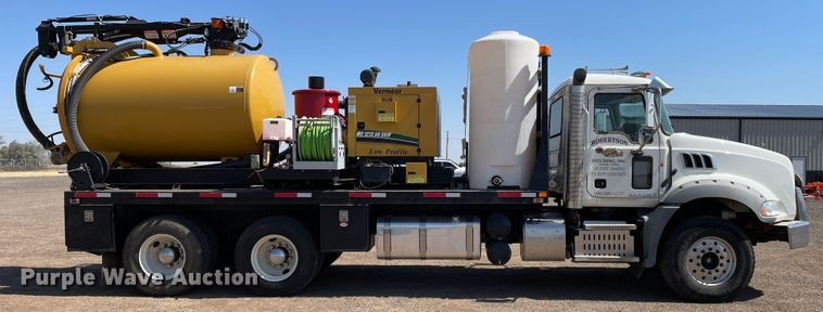 image for item DN5056 2012 Mack GU813  hydrovac truck