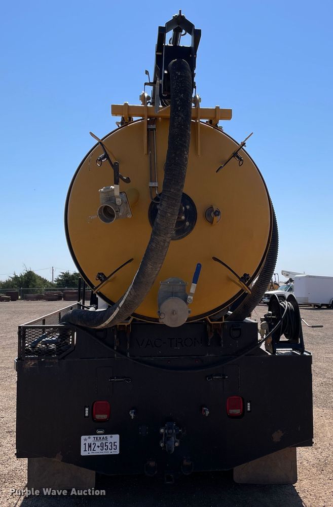 image for item DN5056 2012 Mack GU813  hydrovac truck