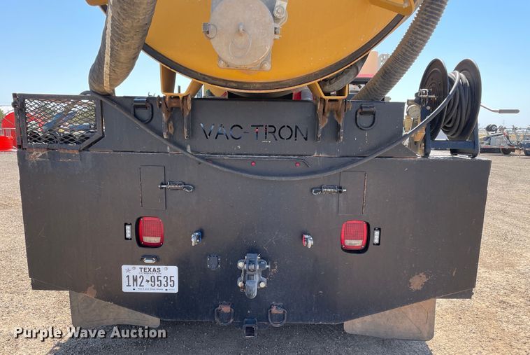 image for item DN5056 2012 Mack GU813  hydrovac truck