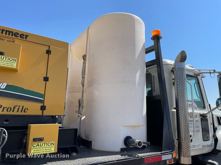 image for item DN5056 2012 Mack GU813  hydrovac truck