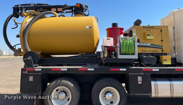 image for item DN5056 2012 Mack GU813  hydrovac truck