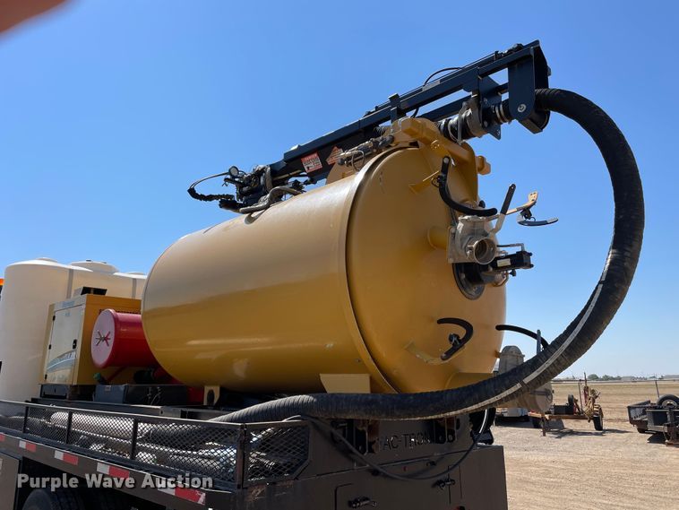 image for item DN5056 2012 Mack GU813  hydrovac truck