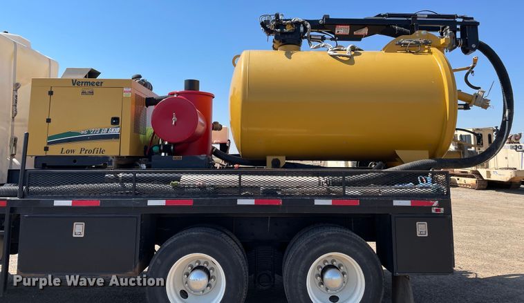 image for item DN5056 2012 Mack GU813  hydrovac truck