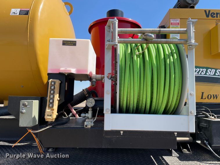 image for item DN5056 2012 Mack GU813  hydrovac truck