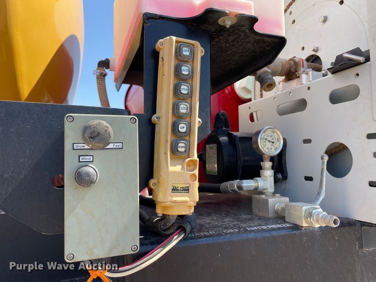 image for item DN5056 2012 Mack GU813  hydrovac truck