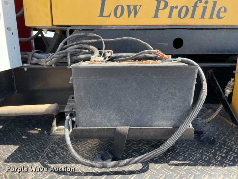 image for item DN5056 2012 Mack GU813  hydrovac truck