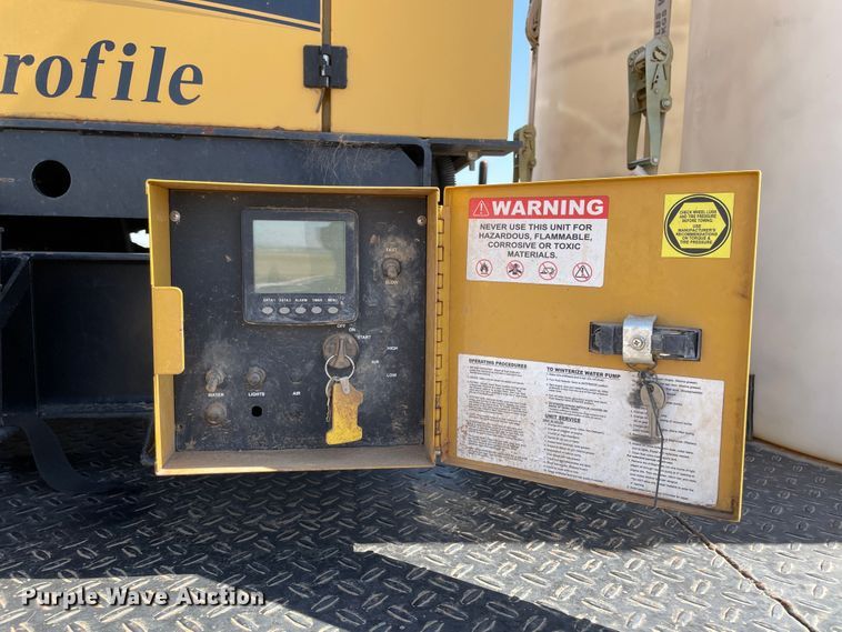 image for item DN5056 2012 Mack GU813  hydrovac truck