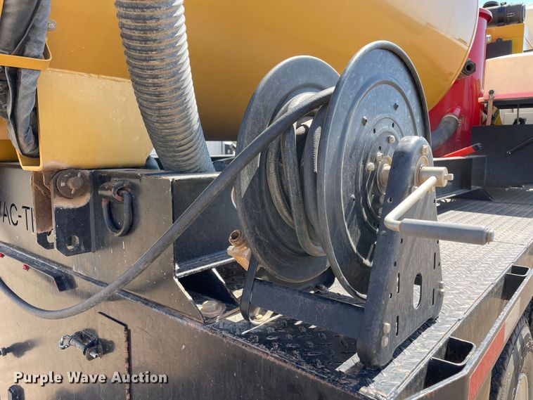 image for item DN5056 2012 Mack GU813  hydrovac truck