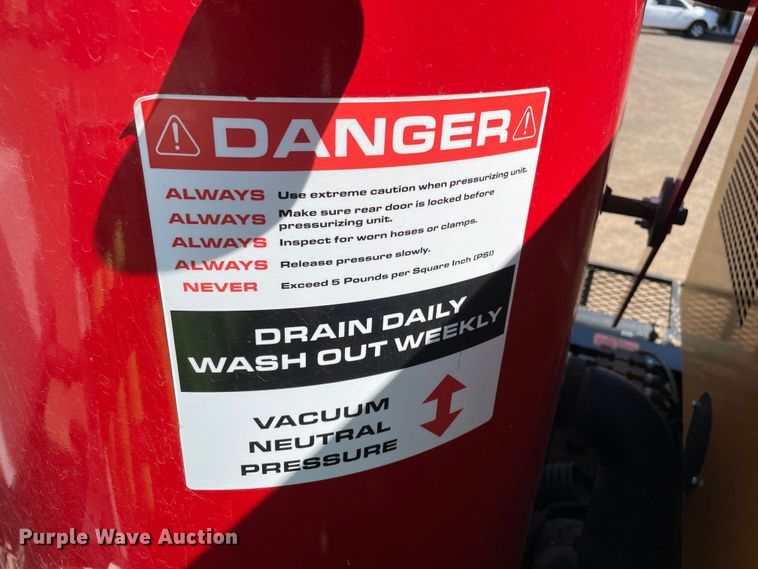 image for item DN5056 2012 Mack GU813  hydrovac truck