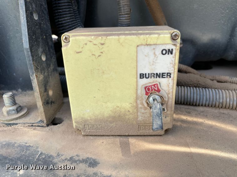 image for item DN5056 2012 Mack GU813  hydrovac truck