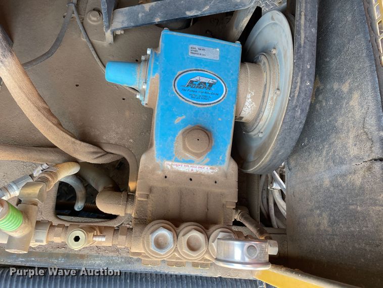 image for item DN5056 2012 Mack GU813  hydrovac truck