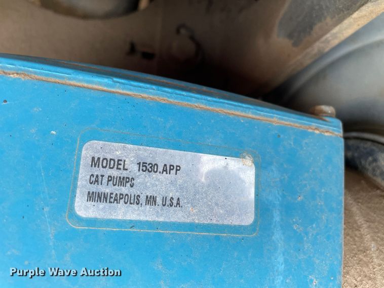 image for item DN5056 2012 Mack GU813  hydrovac truck