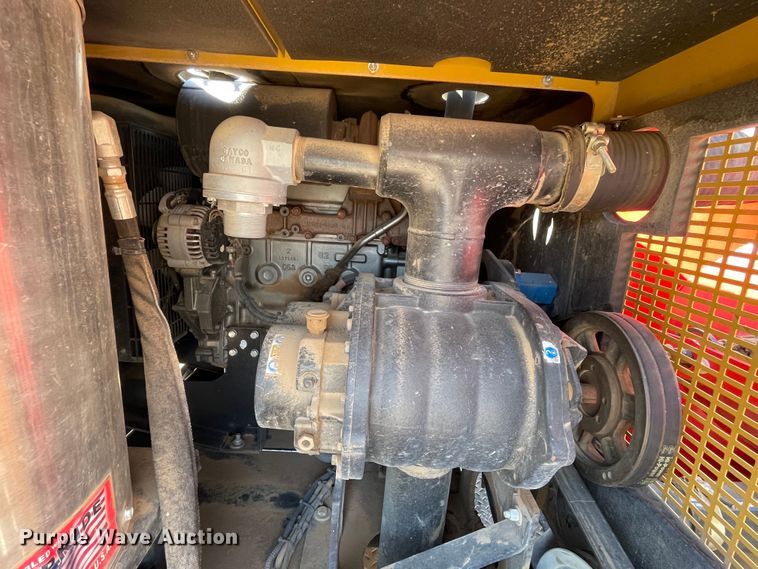 image for item DN5056 2012 Mack GU813  hydrovac truck