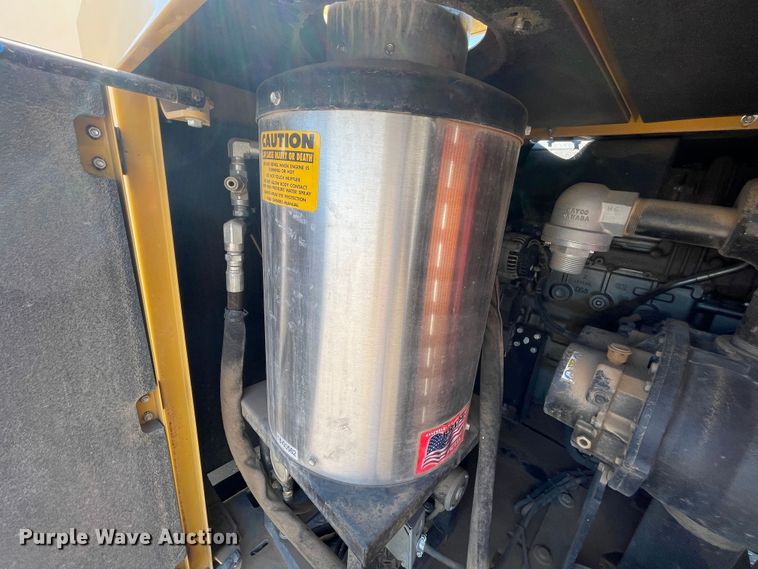 image for item DN5056 2012 Mack GU813  hydrovac truck