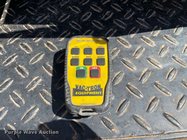 image for item DN5056 2012 Mack GU813  hydrovac truck