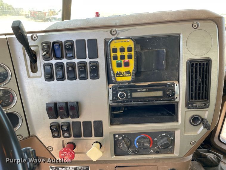 image for item DN5056 2012 Mack GU813  hydrovac truck