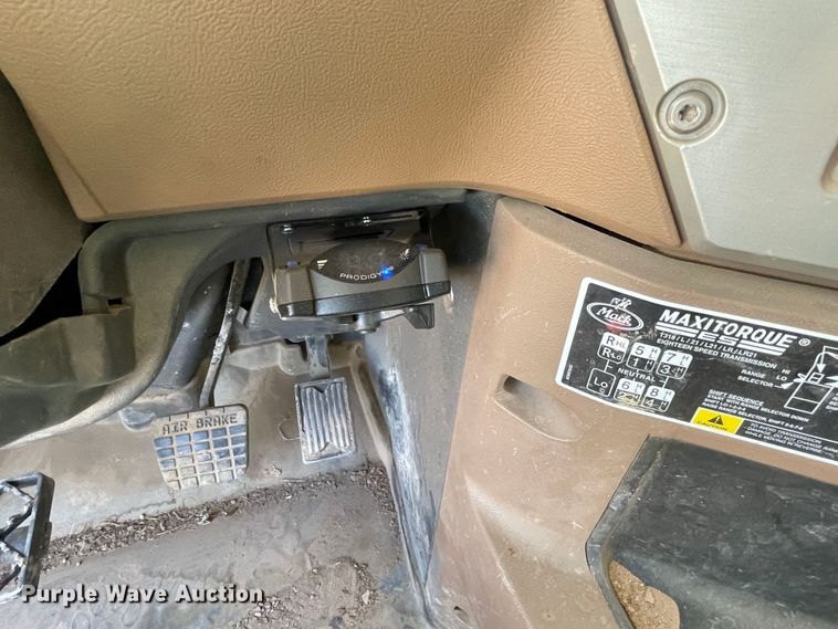 image for item DN5056 2012 Mack GU813  hydrovac truck