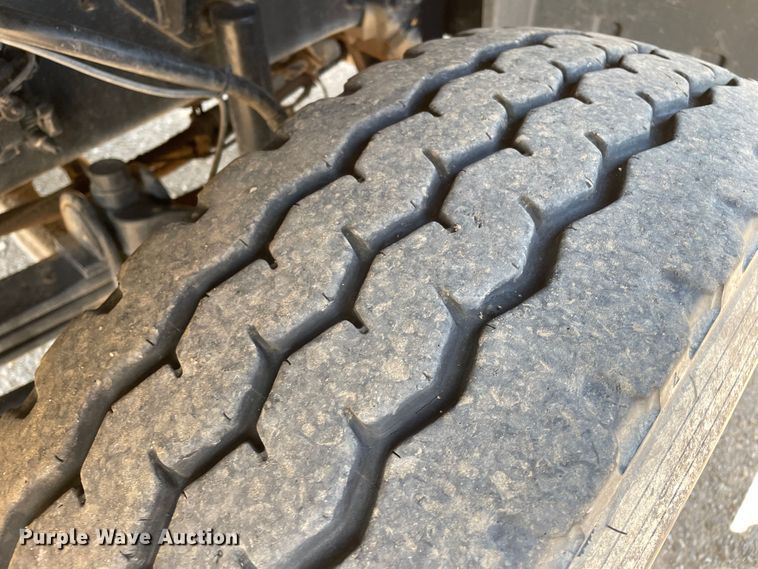 image for item DN5056 2012 Mack GU813  hydrovac truck