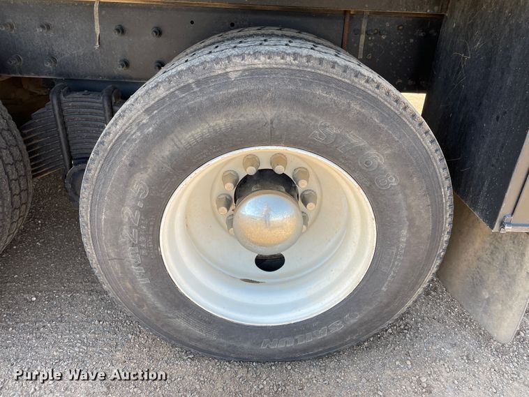 image for item DN5056 2012 Mack GU813  hydrovac truck