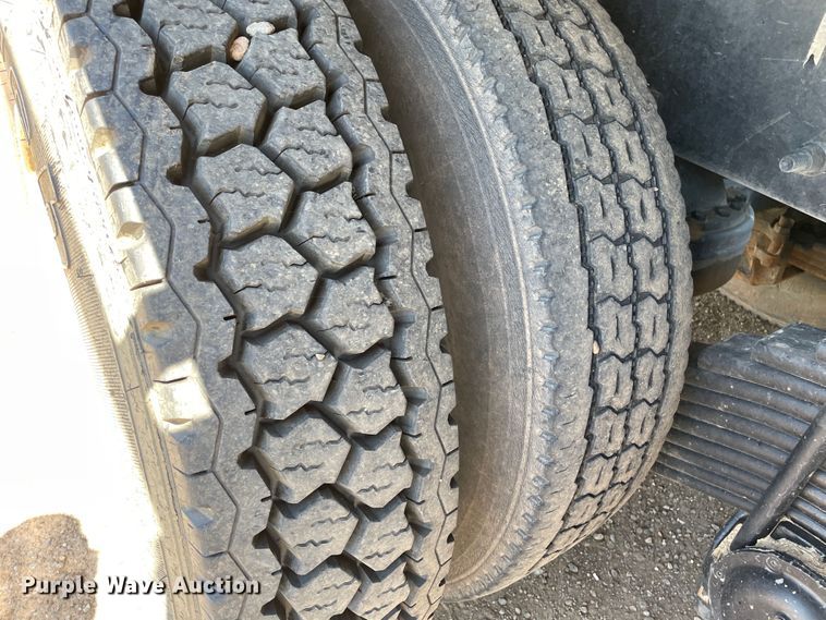 image for item DN5056 2012 Mack GU813  hydrovac truck