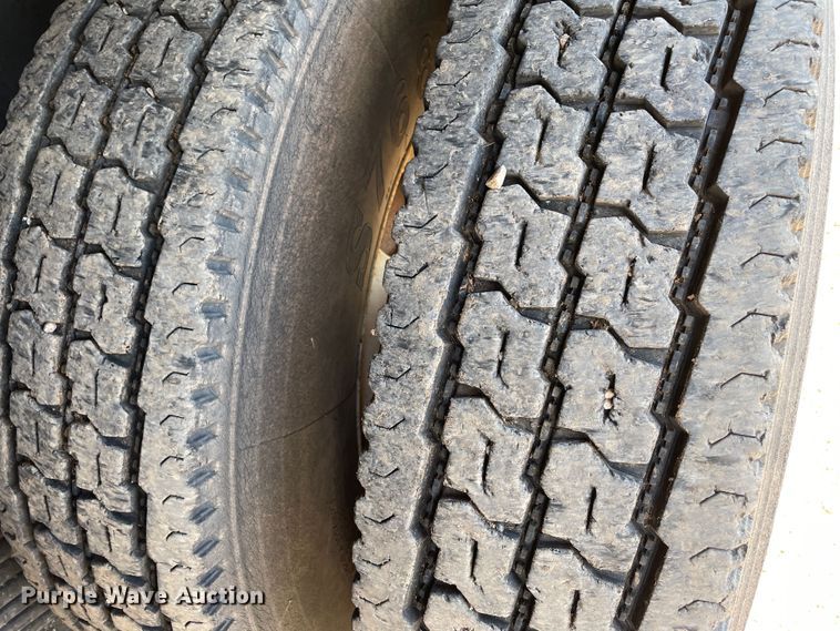 image for item DN5056 2012 Mack GU813  hydrovac truck