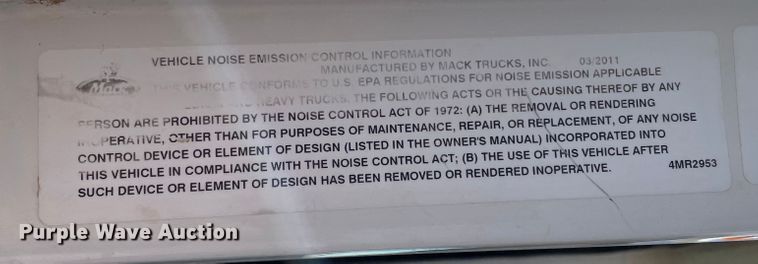 image for item DN5056 2012 Mack GU813  hydrovac truck