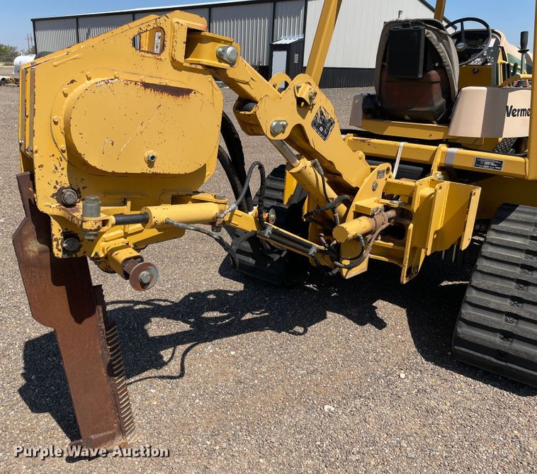 image for item DN5057 2009 Vermeer RTX750  vibratory cable plow