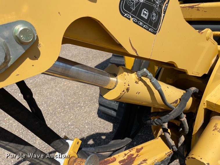 image for item DN5057 2009 Vermeer RTX750  vibratory cable plow