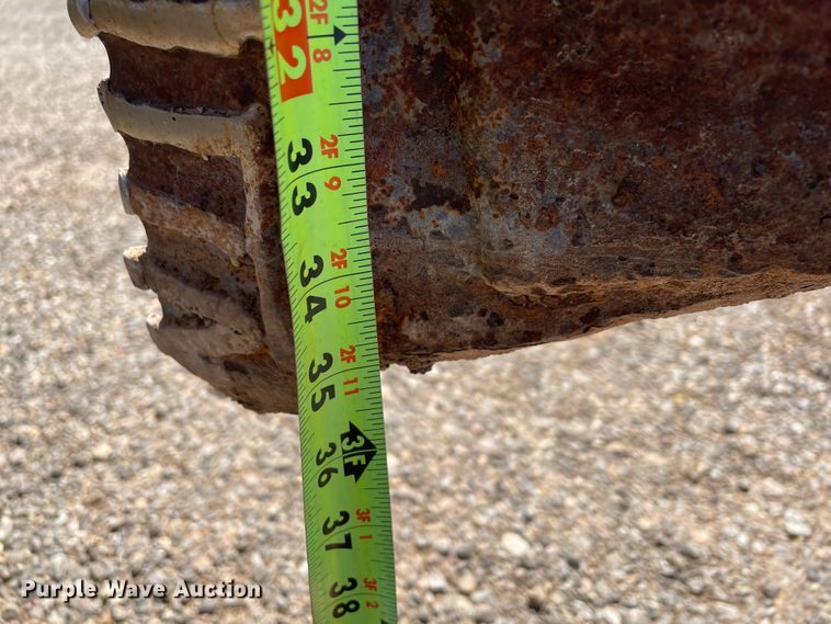 image for item DN5057 2009 Vermeer RTX750  vibratory cable plow