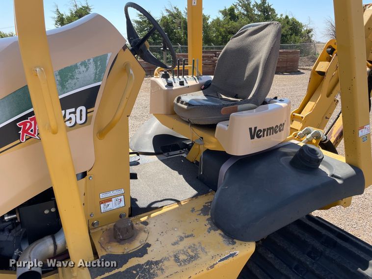 image for item DN5057 2009 Vermeer RTX750  vibratory cable plow