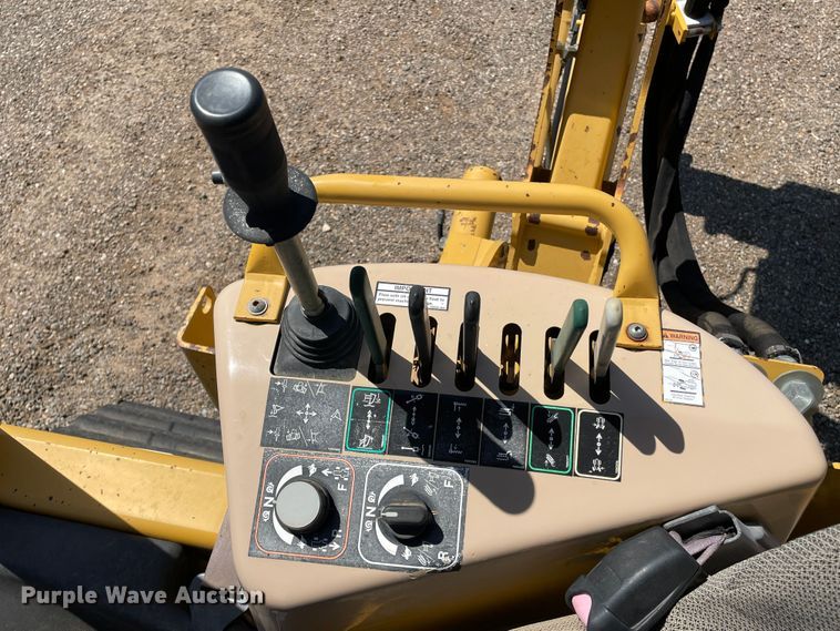 image for item DN5057 2009 Vermeer RTX750  vibratory cable plow