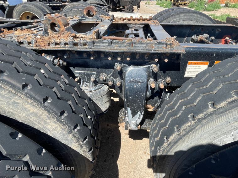 image for item DN5065 2010 Freightliner Cascadia 113  semi truck