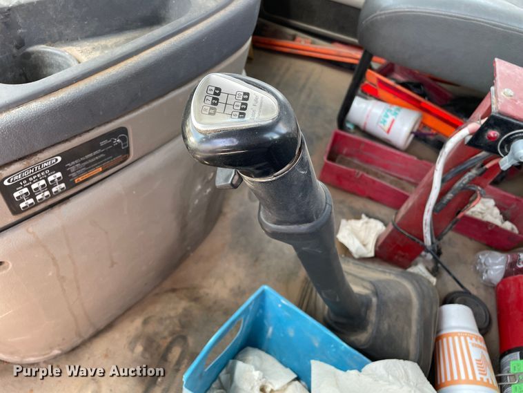 image for item DN5065 2010 Freightliner Cascadia 113  semi truck