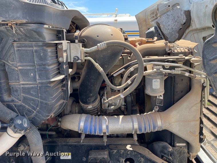 image for item DN5065 2010 Freightliner Cascadia 113  semi truck