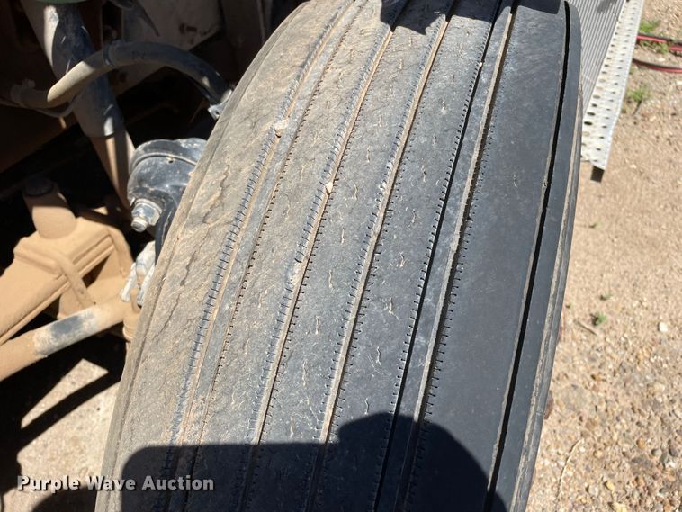 image for item DN5065 2010 Freightliner Cascadia 113  semi truck