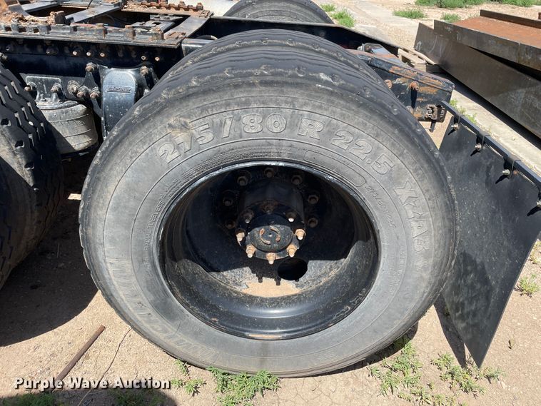 image for item DN5065 2010 Freightliner Cascadia 113  semi truck