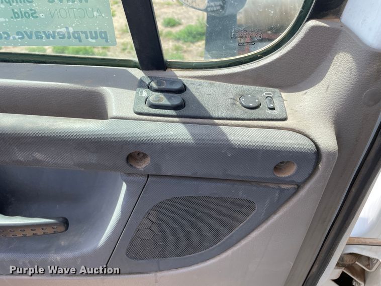 image for item DN5066 2010 Freightliner Cascadia 113  semi truck