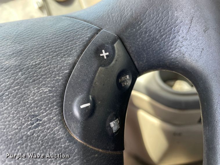 image for item DN5066 2010 Freightliner Cascadia 113  semi truck