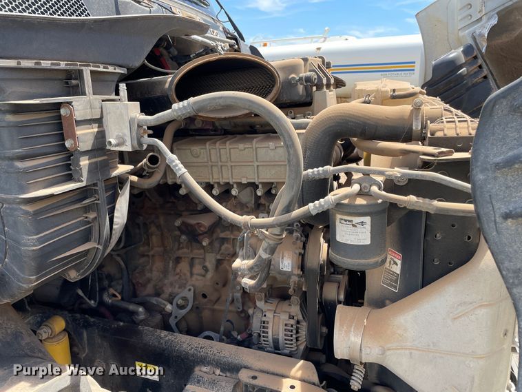 image for item DN5066 2010 Freightliner Cascadia 113  semi truck