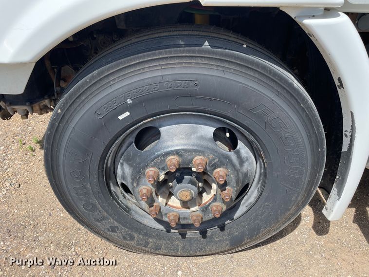 image for item DN5066 2010 Freightliner Cascadia 113  semi truck